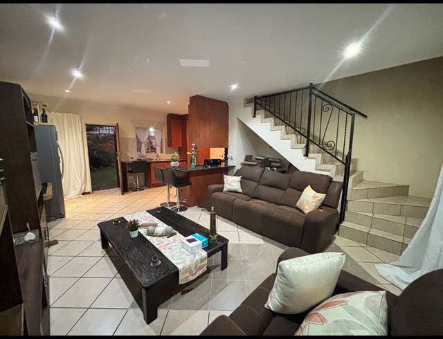 2 BEDROOM DUPLEX FOR SALE IN WILLOW GLEN